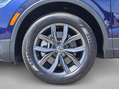 Used 2023 Volkswagen Tiguan SE FWD image 24
