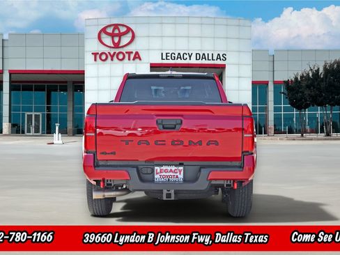 Used 2025 Toyota Tacoma SR5 AWD/4WD image 8