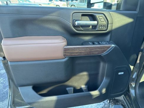 Used 2022 Chevrolet Silverado 2500 High Country w/ Z71 Off-Road Package image 14