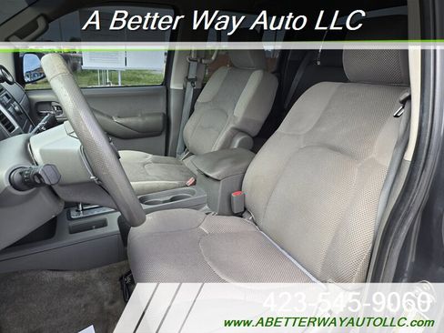 Used 2012 Nissan Frontier SV AWD/4WD image 6