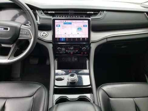 Used 2023 Jeep Grand Cherokee L Limited image 17
