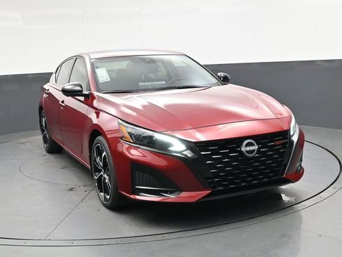 New 2026 Nissan Altima 2.5 SR FWD image 10