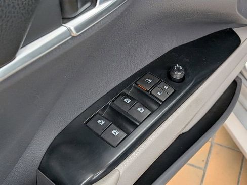 Used 2020 Toyota Camry LE w/ Carpet Mat Package FWD image 15