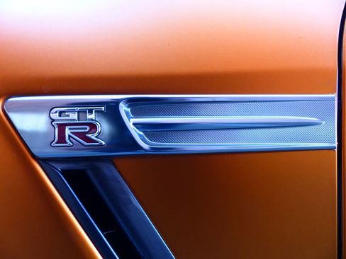 Used 2010 Nissan GT-R Premium image 26