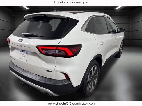 Used 2025 Ford Escape Platinum w/ Class II Trailer Tow Package image 7