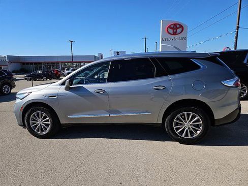 Used 2024 Buick Enclave Premium image 2