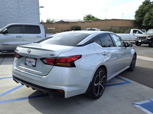 Used 2023 Nissan Altima 2.5 SR w/ SR Premium Package image 5