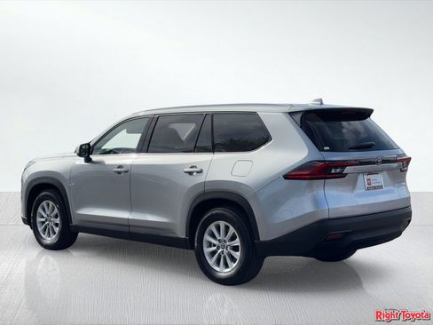 Certified 2025 Toyota Grand Highlander FWD image 4