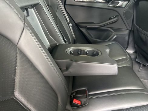 Used 2024 Porsche Macan image 30