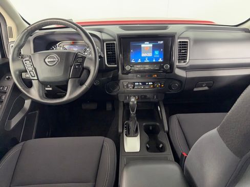 Used 2024 Nissan Frontier SV w/ SV Convenience Package RWD image 12