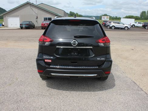 Used 2017 Nissan Rogue SL image 7