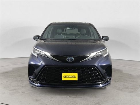 Used 2021 Toyota Sienna XSE image 8