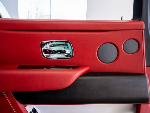 Used 2022 Rolls-Royce Cullinan image 58