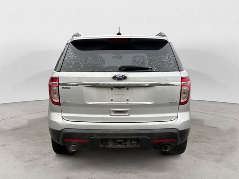 Used 2015 Ford Explorer XLT w/ Equipment Group 202A image 4