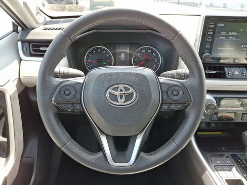 Certified 2021 Toyota RAV4 XLE Premium image 21