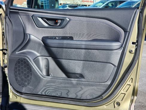 Used 2025 Subaru Forester Premium image 27