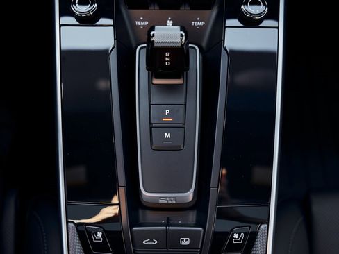 Used 2024 Porsche 911 Turbo image 64