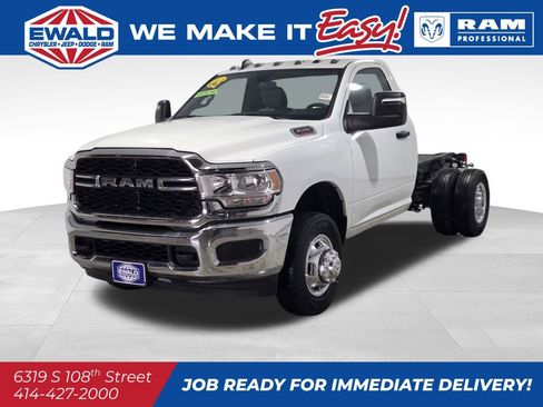 New 2024 RAM 3500 Tradesman image 16