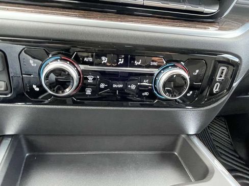 New 2026 GMC Sierra 1500 Elevation image 14