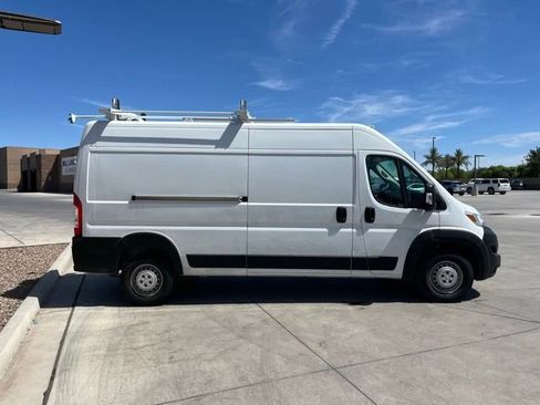 Used 2024 RAM ProMaster 2500 w/ Convenience Group image 5