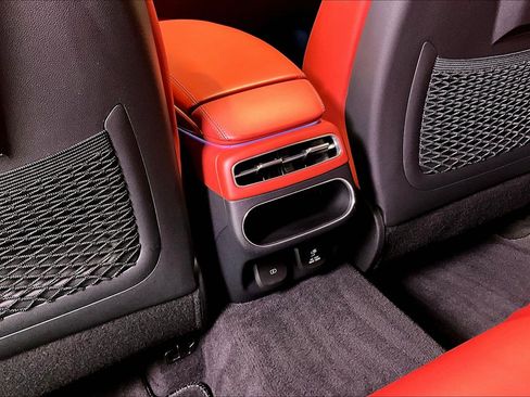 Used 2025 Genesis GV70 3.5T Sport w/ Sport Advanced Package AWD/4WD image 10
