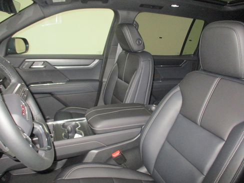 New 2026 GMC Acadia Elevation image 18