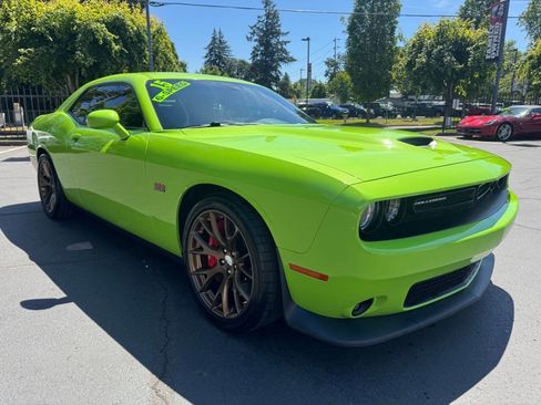 Used 2015 Dodge Challenger SRT w/ Technology Group RWD image 6