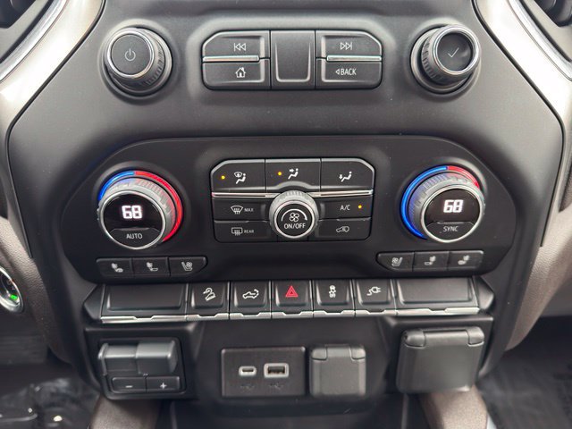 Used 2021 Chevrolet Silverado 2500 LTZ AWD/4WD image 19
