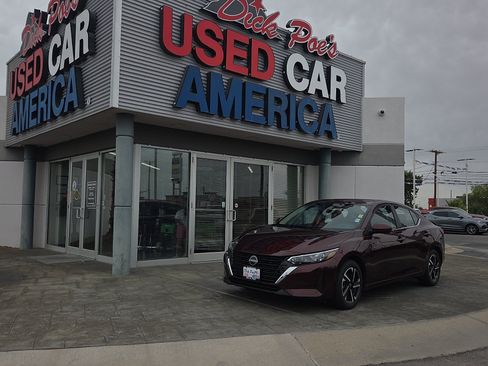 Used 2025 Nissan Sentra SV FWD image 1