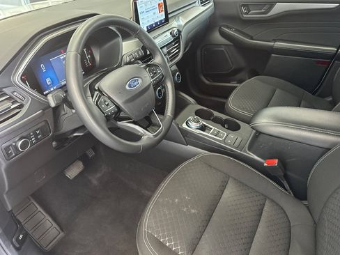 Certified 2023 Ford Escape Active AWD/4WD image 12