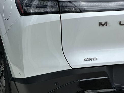 Used 2025 Nissan Murano SV AWD/4WD image 25