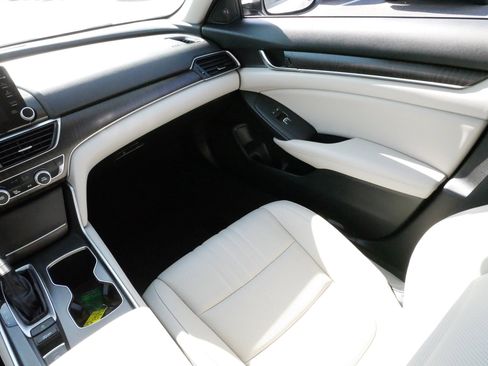 Used 2022 Honda Accord EX-L image 11