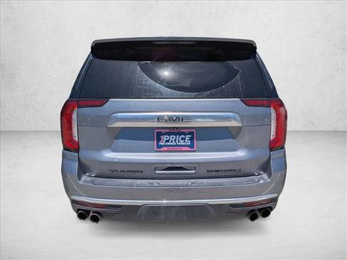 Used 2022 GMC Yukon XL Denali AWD/4WD image 4