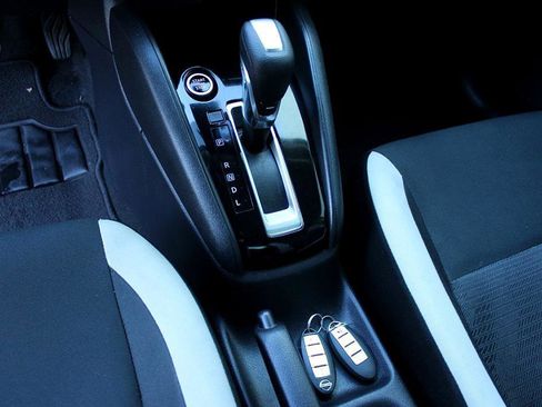 Used 2021 Nissan Versa SV image 11