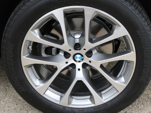 Used 2026 BMW X5 xDrive40i AWD/4WD image 12
