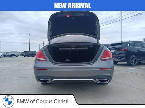 Used 2017 Mercedes-Benz E 300 4MATIC image 11