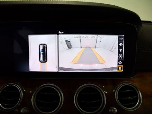 Used 2019 Mercedes-Benz E 450 4MATIC Wagon image 16