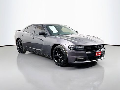 Used 2018 Dodge Charger SXT Plus w/ Blacktop Package image 7