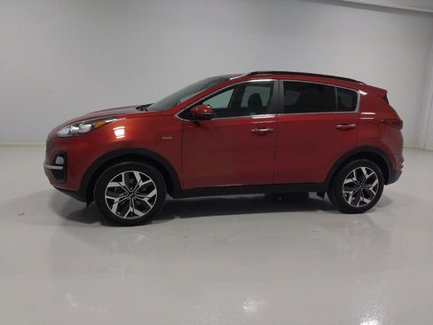 Used 2022 Kia Sportage EX image 2