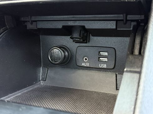 Used 2016 Subaru Legacy 3.6R Limited image 23