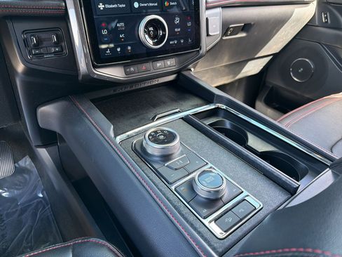 Used 2024 Ford Expedition Max Limited image 18