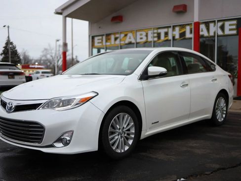 Used 2015 Toyota Avalon Limited w/ Technology Package image 1