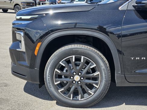 New 2026 Chevrolet Traverse LT w/ Sun and Wheel Package FWD image 6