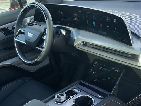 Used 2026 Cadillac Vistiq Sport w/ LPO, Floor Liner Package image 46