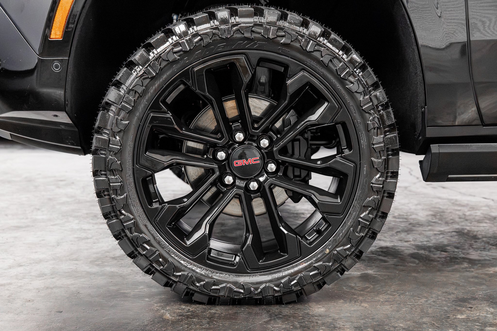 Used 2026 GMC Yukon AT4 Ultimate w/ LPO, Floor Liner Package AWD/4WD image 11