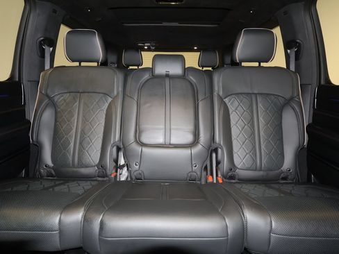 Used 2024 Jeep Grand Wagoneer Series III w/ Quick Order Packagew 28T AWD/4WD image 33