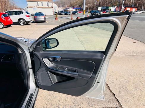 Used 2015 Volvo S60 T5 Premier image 16