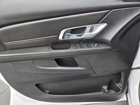 Used 2017 GMC Terrain SLE image 16