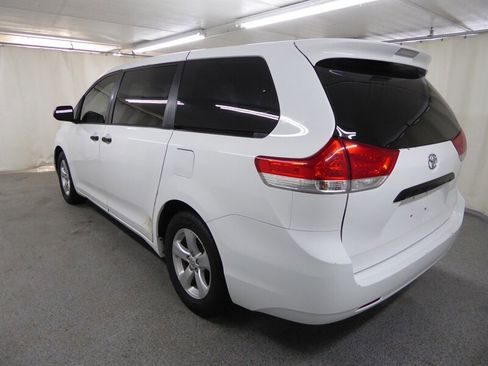 Used 2013 Toyota Sienna L image 5