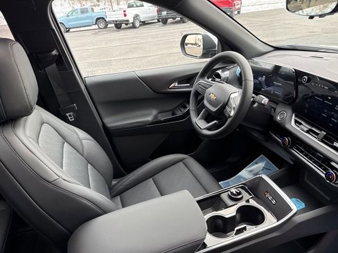 New 2026 Chevrolet Equinox LT w/ Convenience Package II image 12